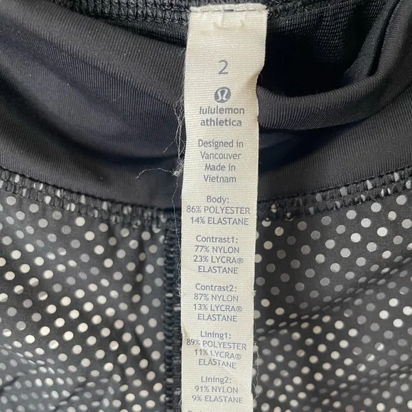 Lululemon Speed Shorts Kill the Lights Ravishing Reptile Reflective, Size 2
